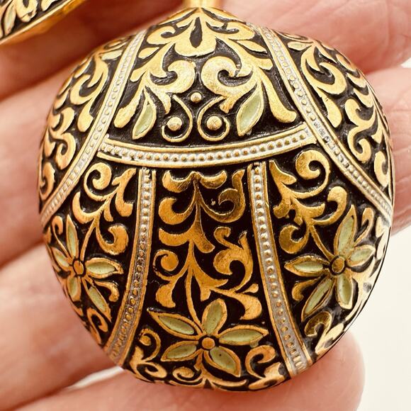 Vintage Brass Apple with Design Light Green Enamel Wash Brooch - Picture 4 of 8